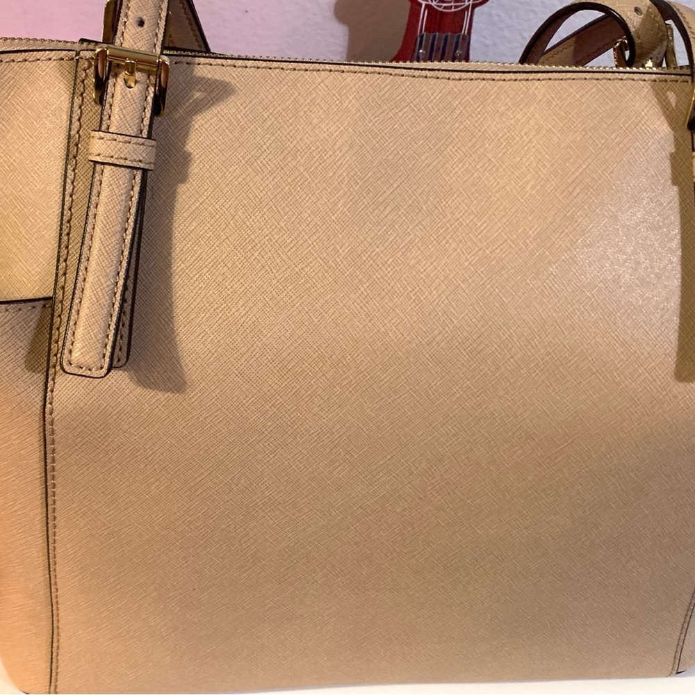 Michael Kors Tote Bag - Picture 3 of 9